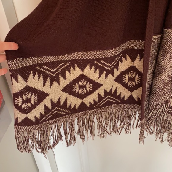 Poncho - Picture 3 of 4